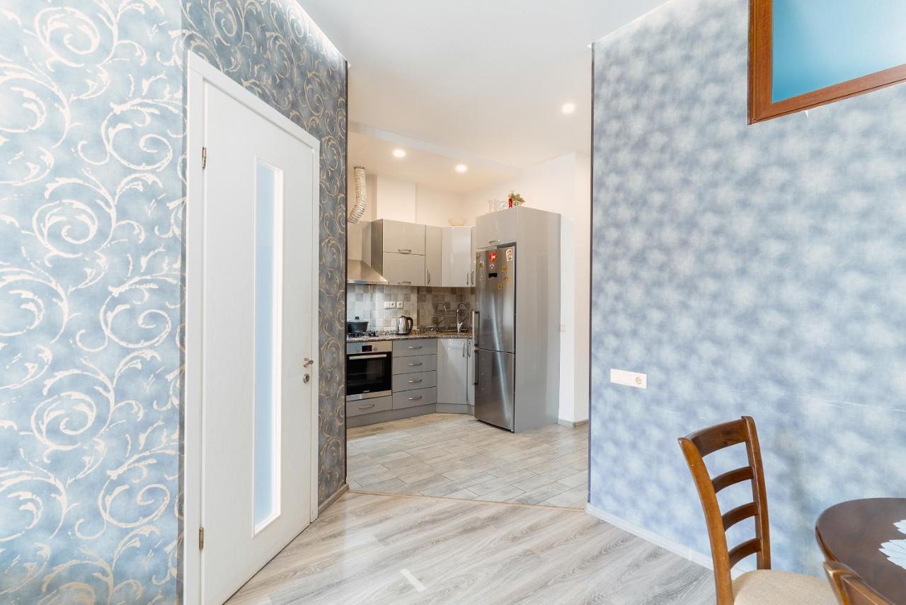 Nice Batumi Apartment Bagian luar foto