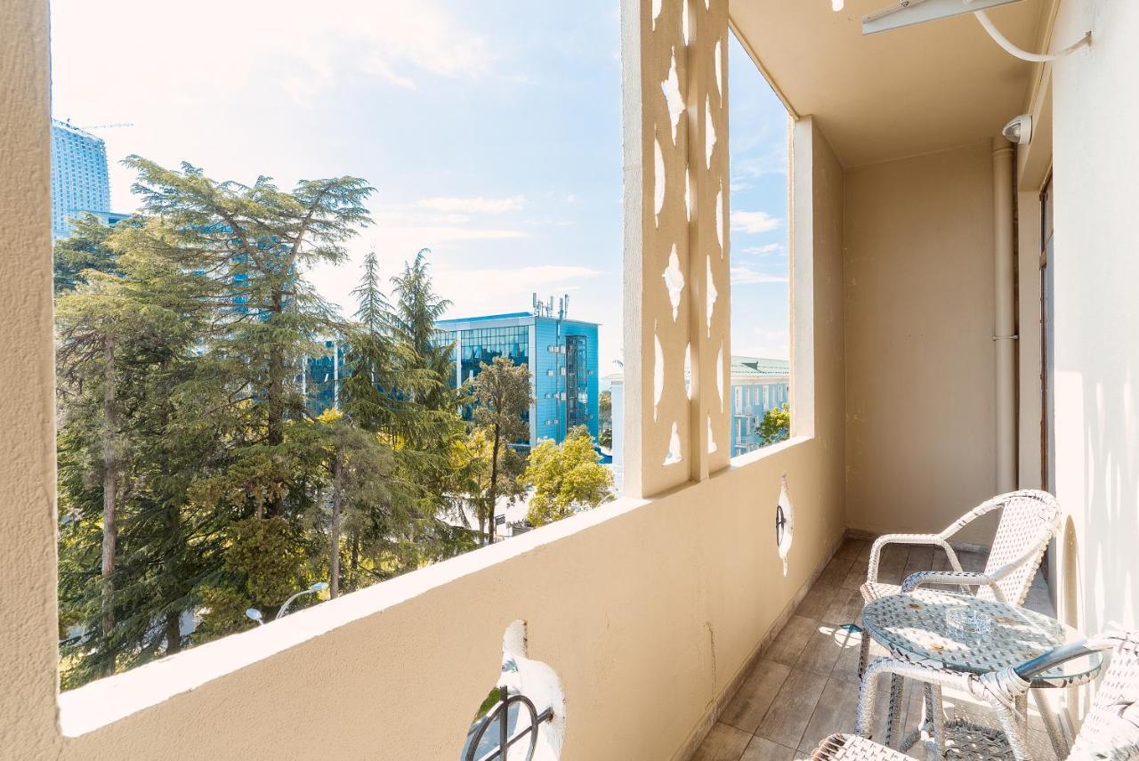 Nice Batumi Apartment Bagian luar foto