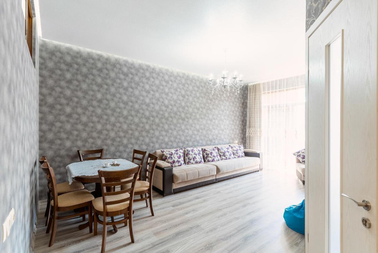 Nice Batumi Apartment Bagian luar foto