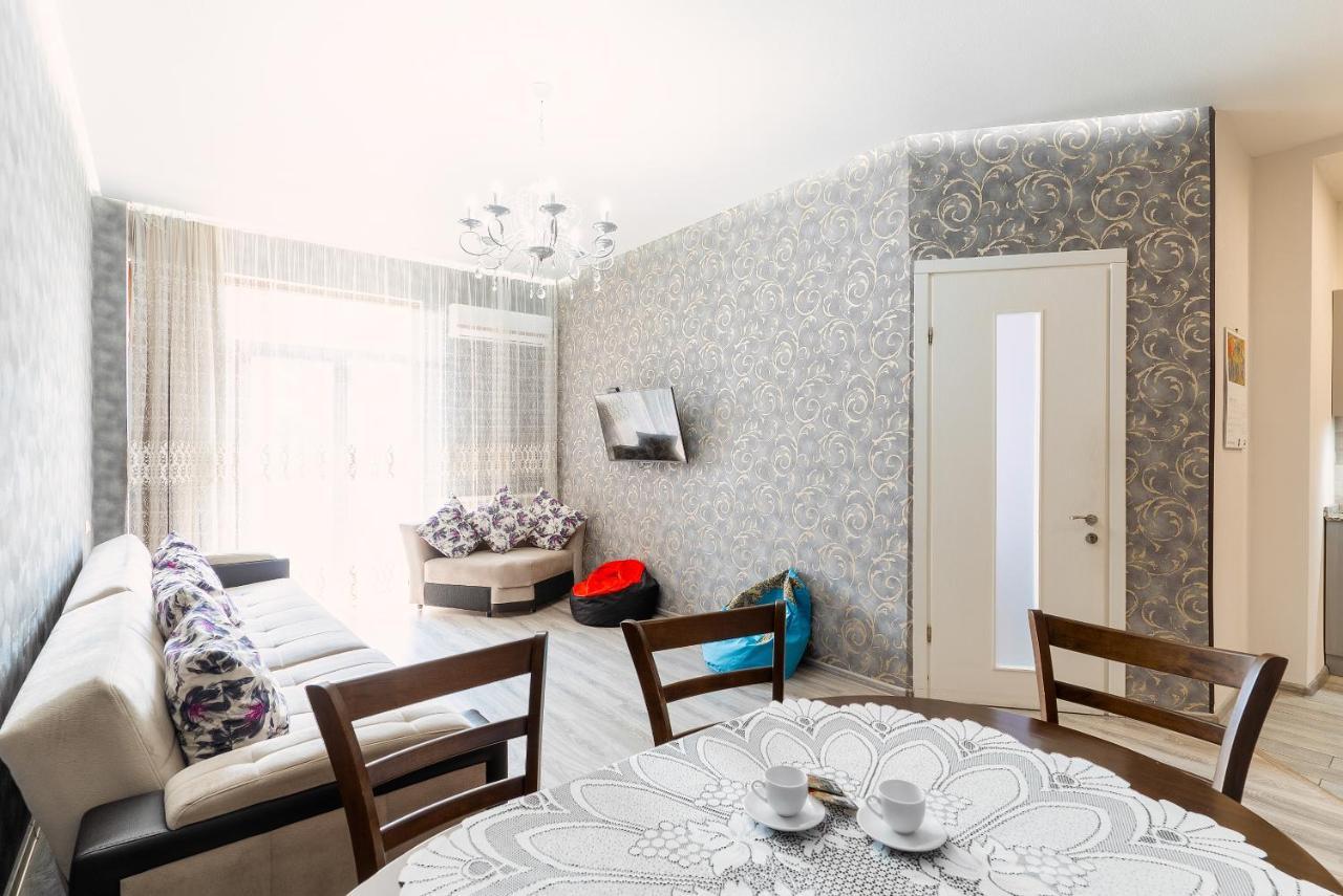 Nice Batumi Apartment Bagian luar foto