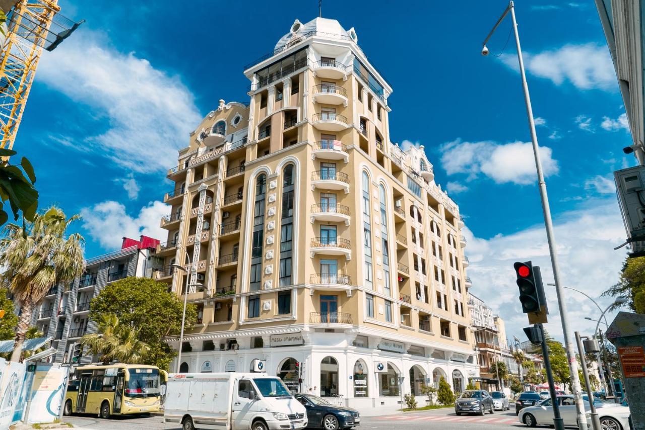 Nice Batumi Apartment Bagian luar foto