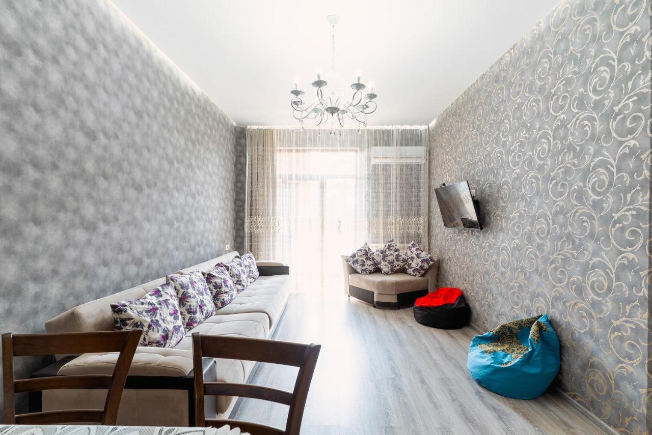 Nice Batumi Apartment Bagian luar foto